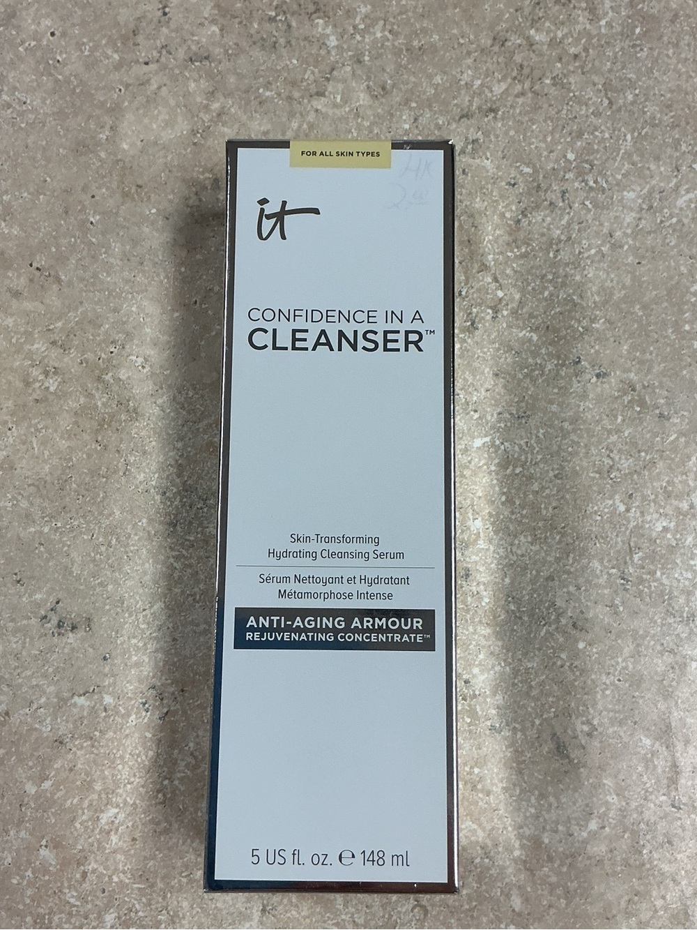 IT Cosmetics Confidence Hydrating Cleanser 5 FL. OZ skin transforming Serum